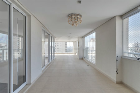 Apartamento à venda com 4 suítes em Campo Belo, São Paulo, SP