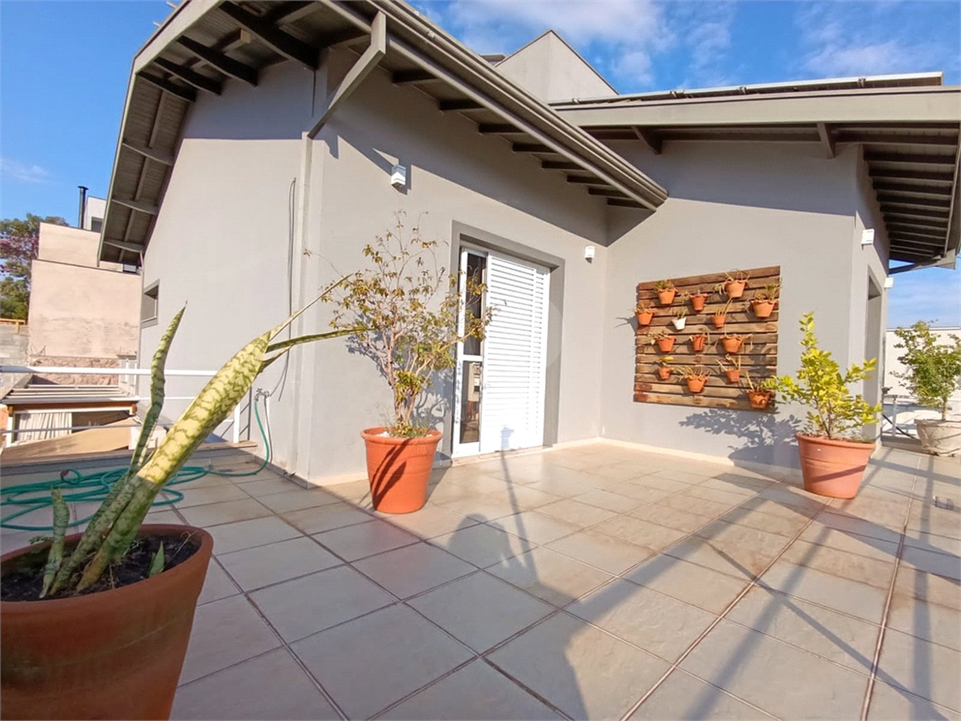 Casa à venda com 4 quartos, sendo 1 suíte, no condomínio Jardim Reserva Bom Viver de Indaiatuba, Indaiatuba - SP