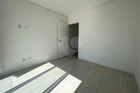 Casa à venda com 3 quartos, sendo 1 suíte, em Jardim Semiramis, Cotia, SP
