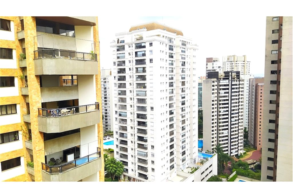 Apartamento à venda com 3 quartos, sendo 1 suíte, em Vila Suzana, São Paulo, SP