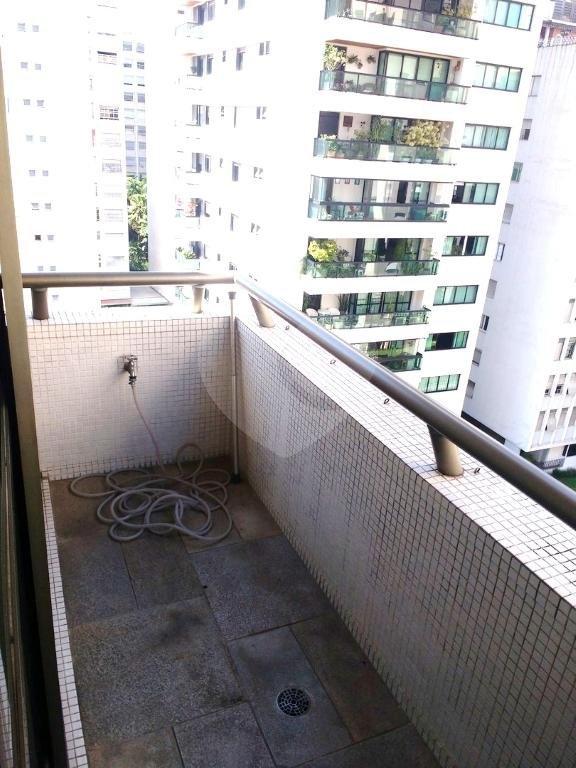Apartamento à venda com 3 suítes em Aclimação, São Paulo, SP