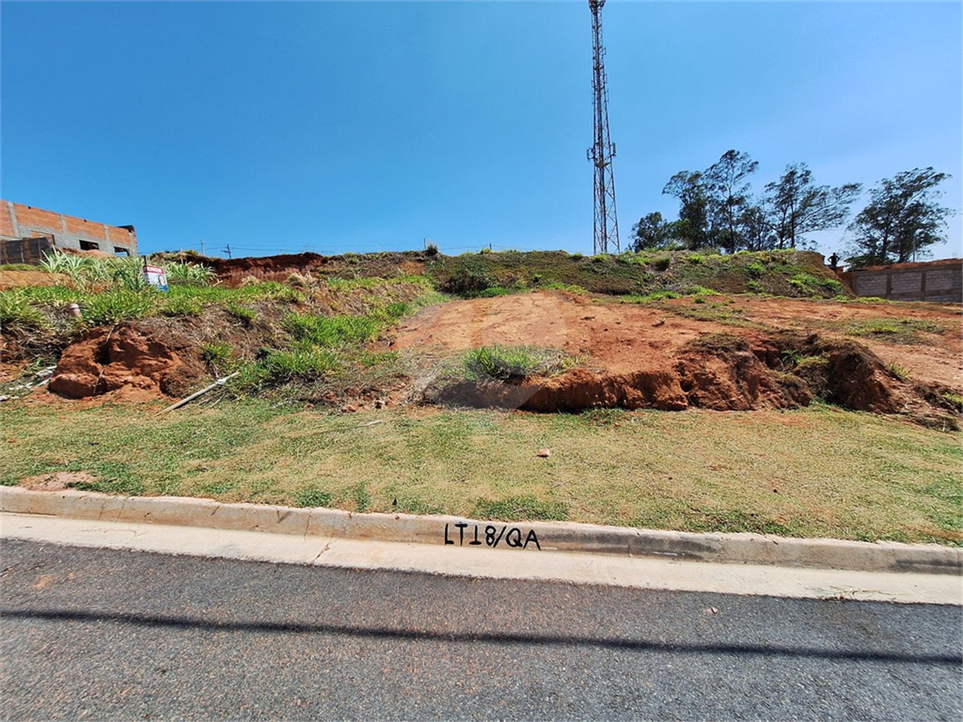 Terreno à venda no condomínio Comercial Independência, Vinhedo - SP
