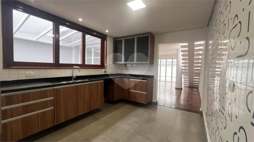 Casa à venda com 3 quartos, sendo 1 suíte,  em Vila Pompéia, São Paulo, SP