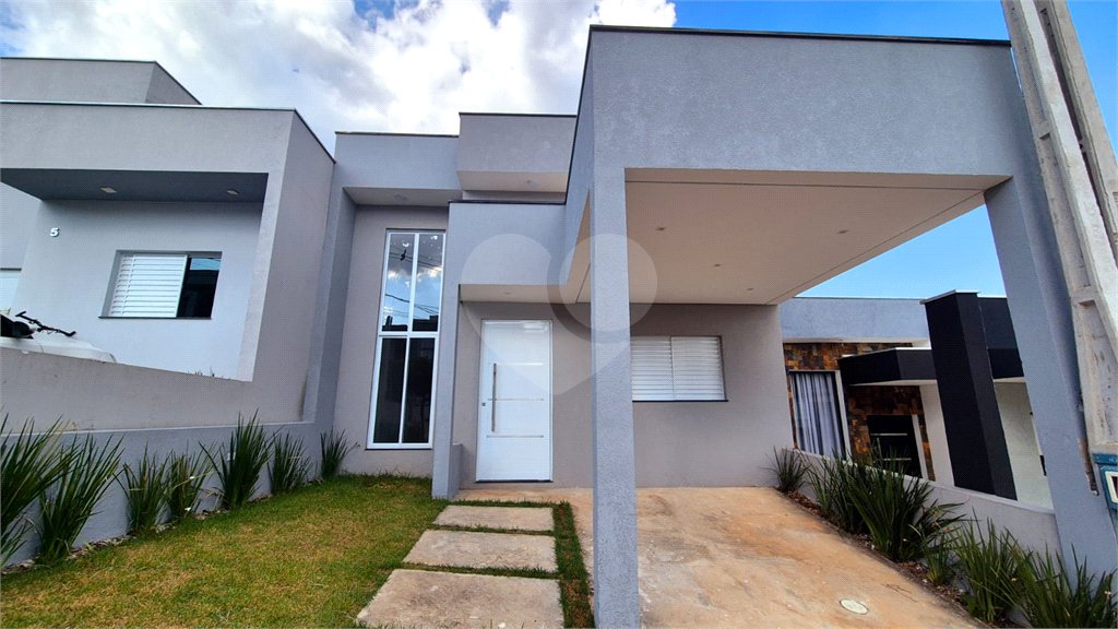 Casa à venda com 3 quartos, sendo 1 suíte, no condomínio Horto Florestal Villagio, Sorocaba - SP