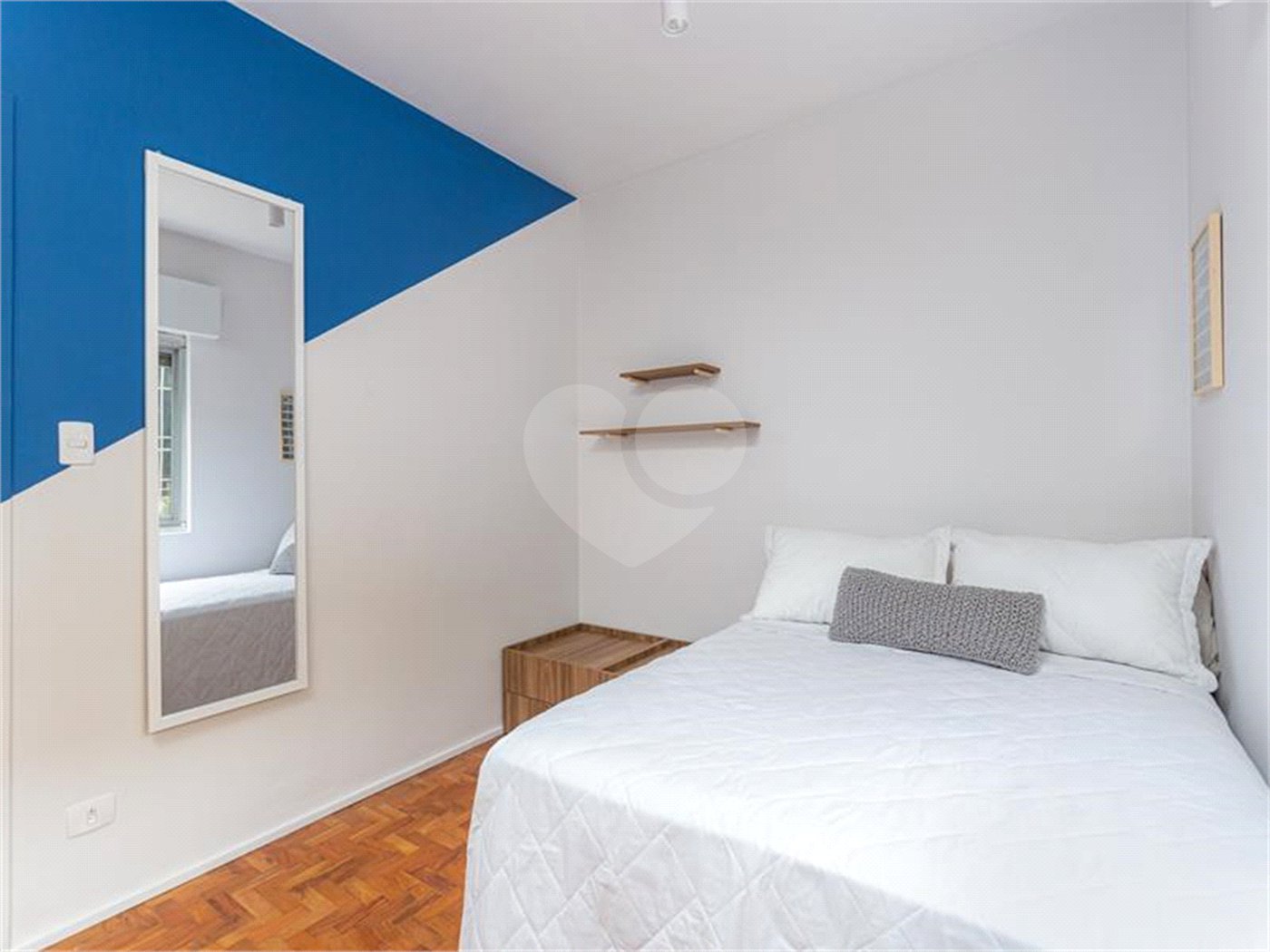 Excelente oportunidade para reformar e ficar com o apartamento dos seus sonhos!