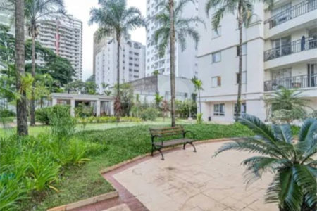 Apartamento à venda com 3 quartos, sendo 1 suíte,  em Alto da Boa Vista, São Paulo, SP