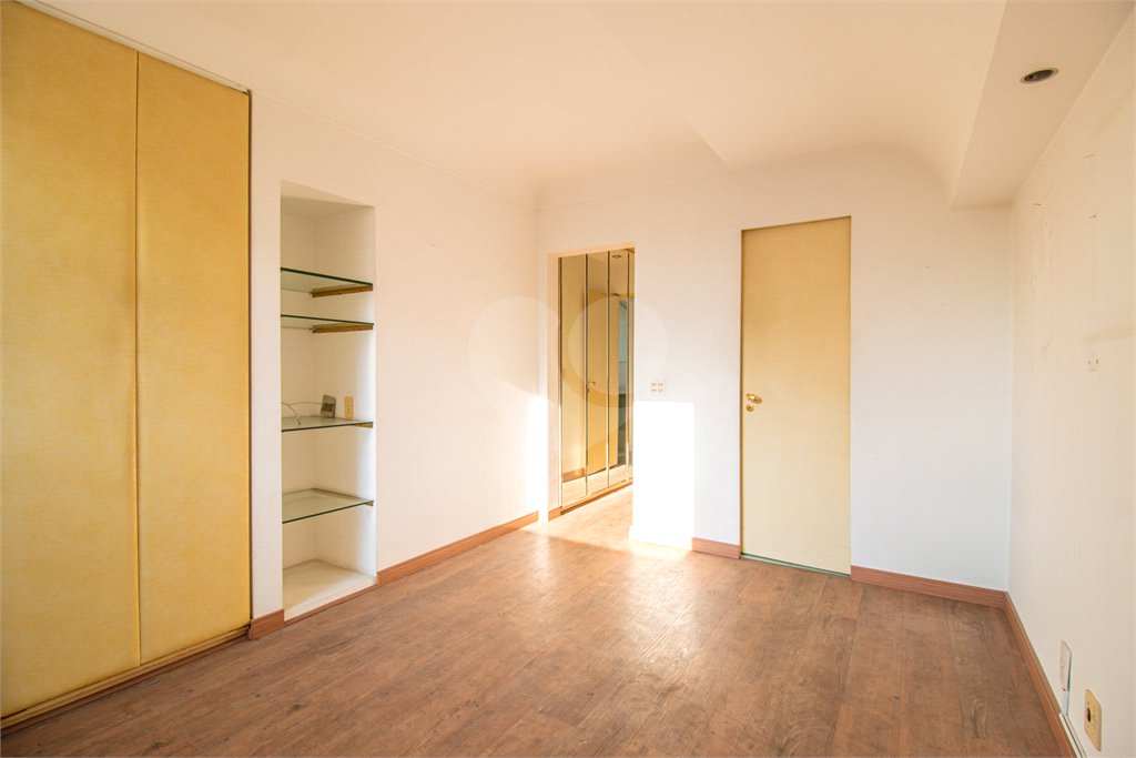 Apartamento à venda com 3 quartos, sendo 1 suíte, em Campo Belo, São Paulo, SP