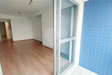 Apartamento à venda com 3 quartos, sendo 1 suíte, em Vila Olímpia, São Paulo, SP