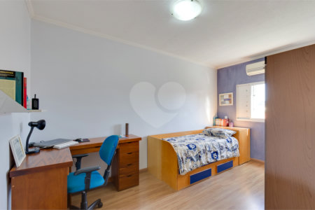 Casa à venda com 3 quartos, sendo 1 suíte, em Santo Amaro, São Paulo, SP
