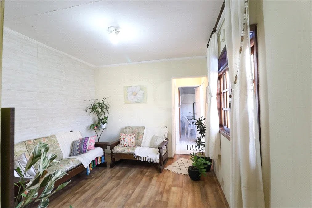 Casa à venda com 3 quartos, sendo 1 suíte,  em Vila Medeiros, São Paulo, SP