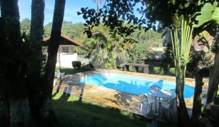 Casa à venda com 3 suítes no condomínio Associação Reserva das Hortênsias, Mairiporã - SP