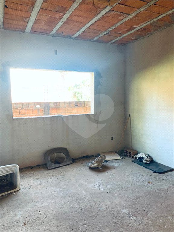 Imóvel em construção bem localizado