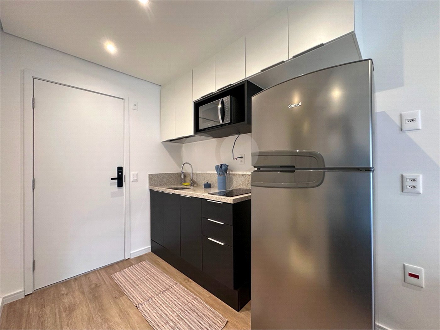 Apartamento à venda ou para alugar com 1 suíte em Campo Belo, São Paulo, SP