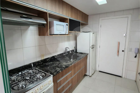 Apartamento à venda com 3 suítes em Vila Suzana, São Paulo, SP