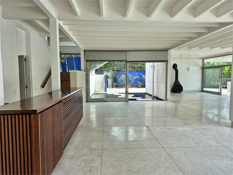 Casa a venda ou locação no Tamboré 1