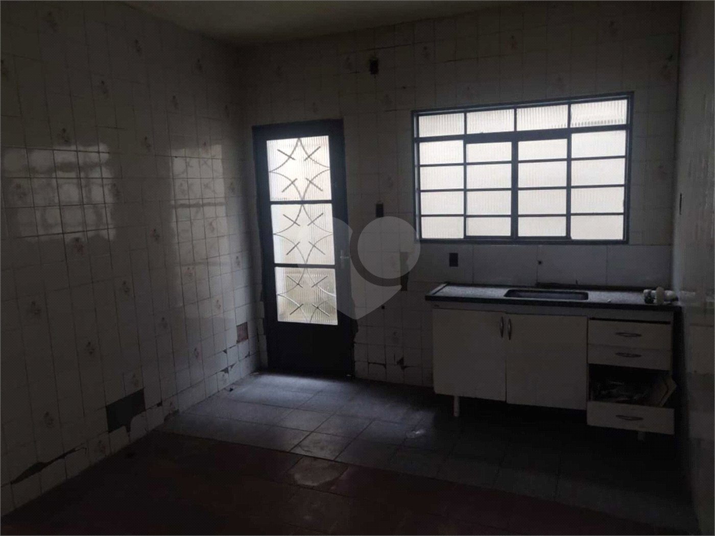 CASA COM DOIS ANDARES SEPARADOS A VENDA NO JARDIM LIMOEIRO, COM 139M²