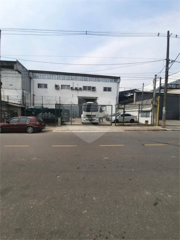 Galpão com 500m² , 2 vagas , 2 banheiros , à venda no Parque das Nações em Santo André