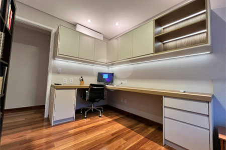 Apartamento de 176 m2 com 4 dormitórios sendo 3 suítes com 3 vagsa Condomínio Dolce Vita Avenida Lacerda Franco ,Cambuci -São Paulo