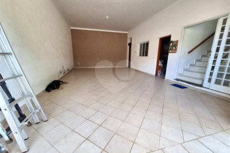 Casa à venda com 4 quartos, sendo 1 suíte, em Santa Cândida, Vinhedo, SP