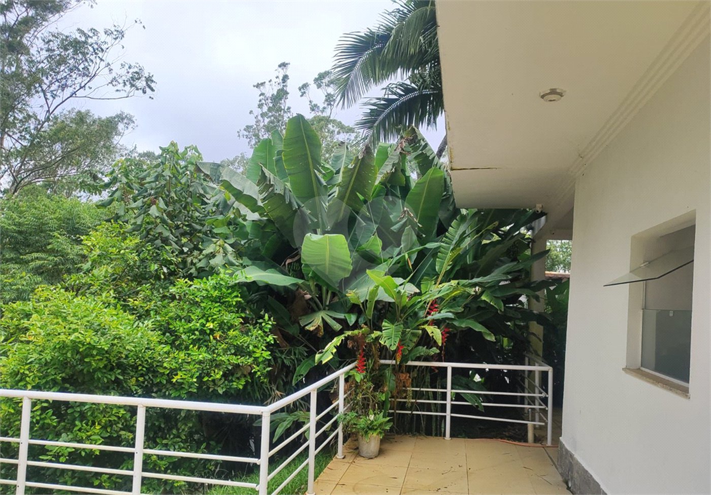 Casa à venda com 3 quartos, sendo 1 suíte, no condomínio Clube Florada Suzano, Suzano - SP