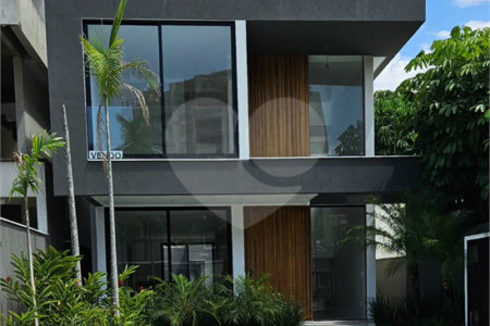 Casa à venda com 4 suítes no condomínio Riomar X, Rio de Janeiro - RJ