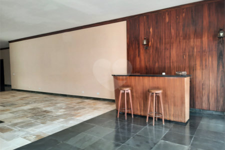 Casa Térrea à venda com 3 suítes em Interlagos, São Paulo, SP