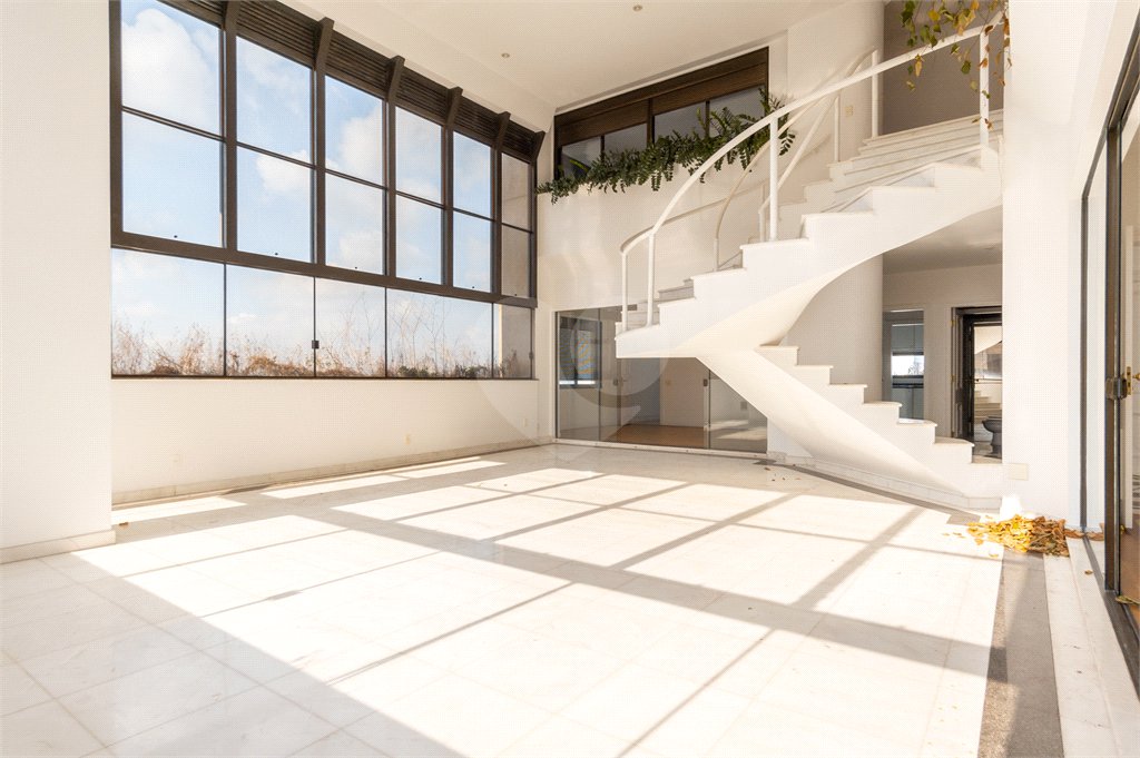 Duplex à venda com 6 quartos, sendo 4 suítes, em Alto de Pinheiros, São Paulo, SP