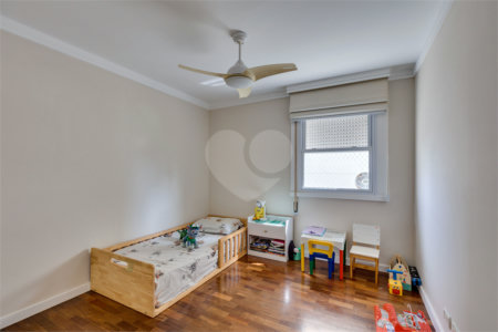 Apartamento à venda com 4 quartos, sendo 1 suíte, em Santo Amaro, São Paulo, SP
