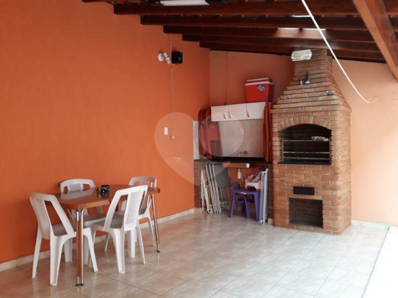 Sobrado à venda com 3 quartos, sendo 1 suíte,  em Chácara Jafet, Mogi das Cruzes, SP