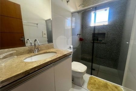 Casa à venda com 4 quartos, sendo 2 suítes, em Vila Nastri, Itapetininga, SP