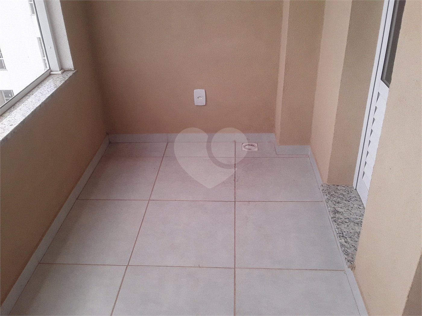 Apartamento no Condomínio Via Campus.