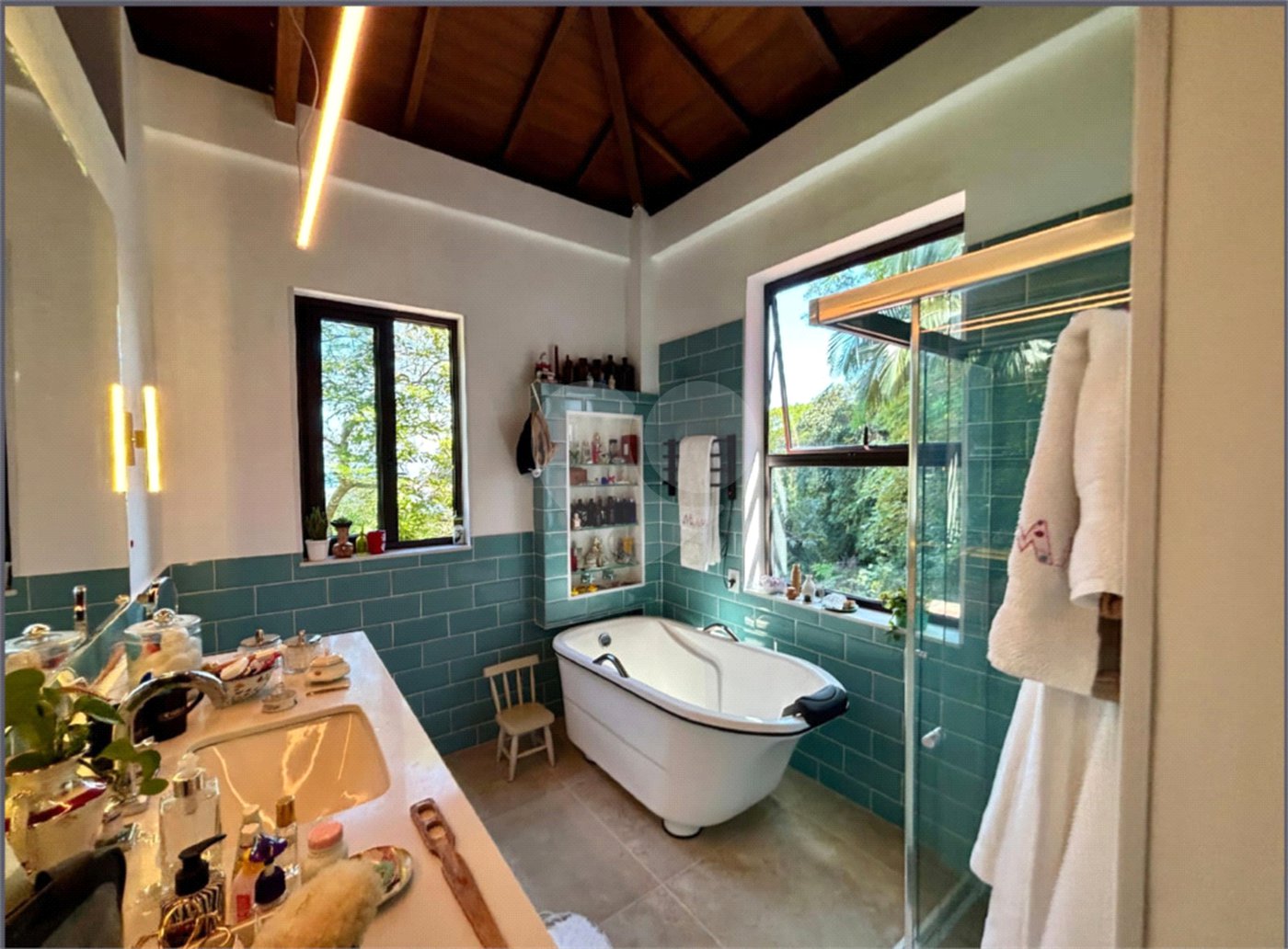 Casa à venda com 4 quartos, sendo 1 suíte, em Lagoa, Rio de Janeiro, RJ