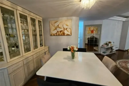 Casa à venda com 3 quartos, sendo 2 suítes, no condomínio Vila Borghese, São Paulo - SP