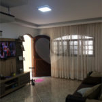Casa à venda com 3 quartos, sendo 1 suíte, em Jardim Adriana, Guarulhos, SP