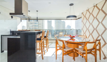 Apartamento à venda com 3 suítes em Vila Gumercindo, São Paulo, SP