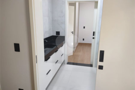 Casa à venda com 3 quartos, sendo 1 suíte,  no condomínio Madre Maria Vilac, Valinhos - SP