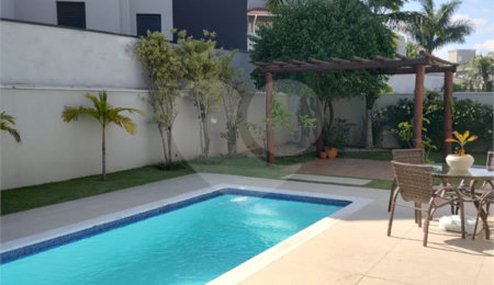 Casa à venda com 3 suítes no condomínio Reserva dos Vinhedos, Louveira - SP