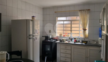 Casa Térrea à venda com 3 quartos, sendo 1 suíte,  no Centro, Serra Negra, SP