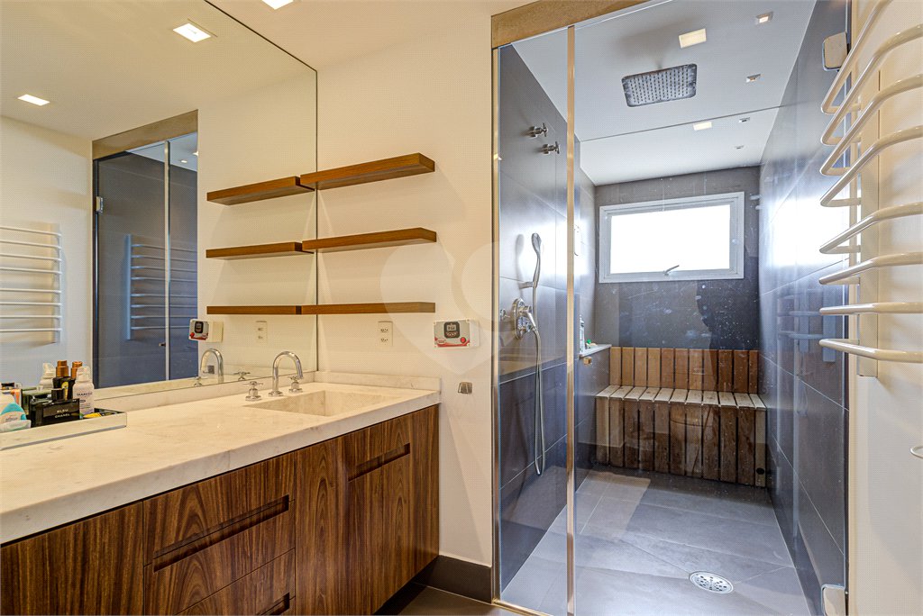 Apartamento à venda com 3 suítes em Campo Belo, São Paulo, SP