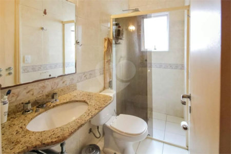 Sobrado à venda com 4 quartos, sendo 2 suítes, em Vila Anglo Brasileira, São Paulo, SP