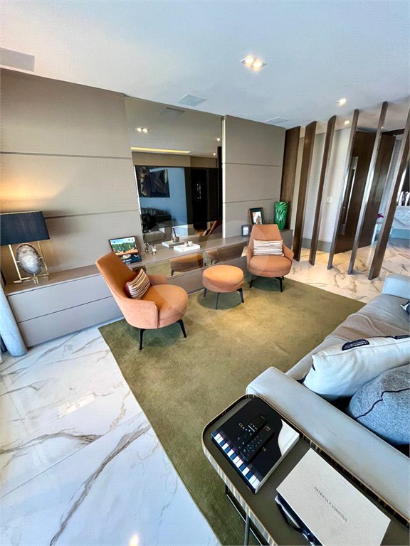 Apartamento à venda com 4 quartos, sendo 3 suítes, em Morumbi, São Paulo, SP