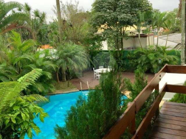 Casa Térrea à venda com 4 quartos, sendo 2 suítes,  em Chácara Monte Alegre, São Paulo, SP