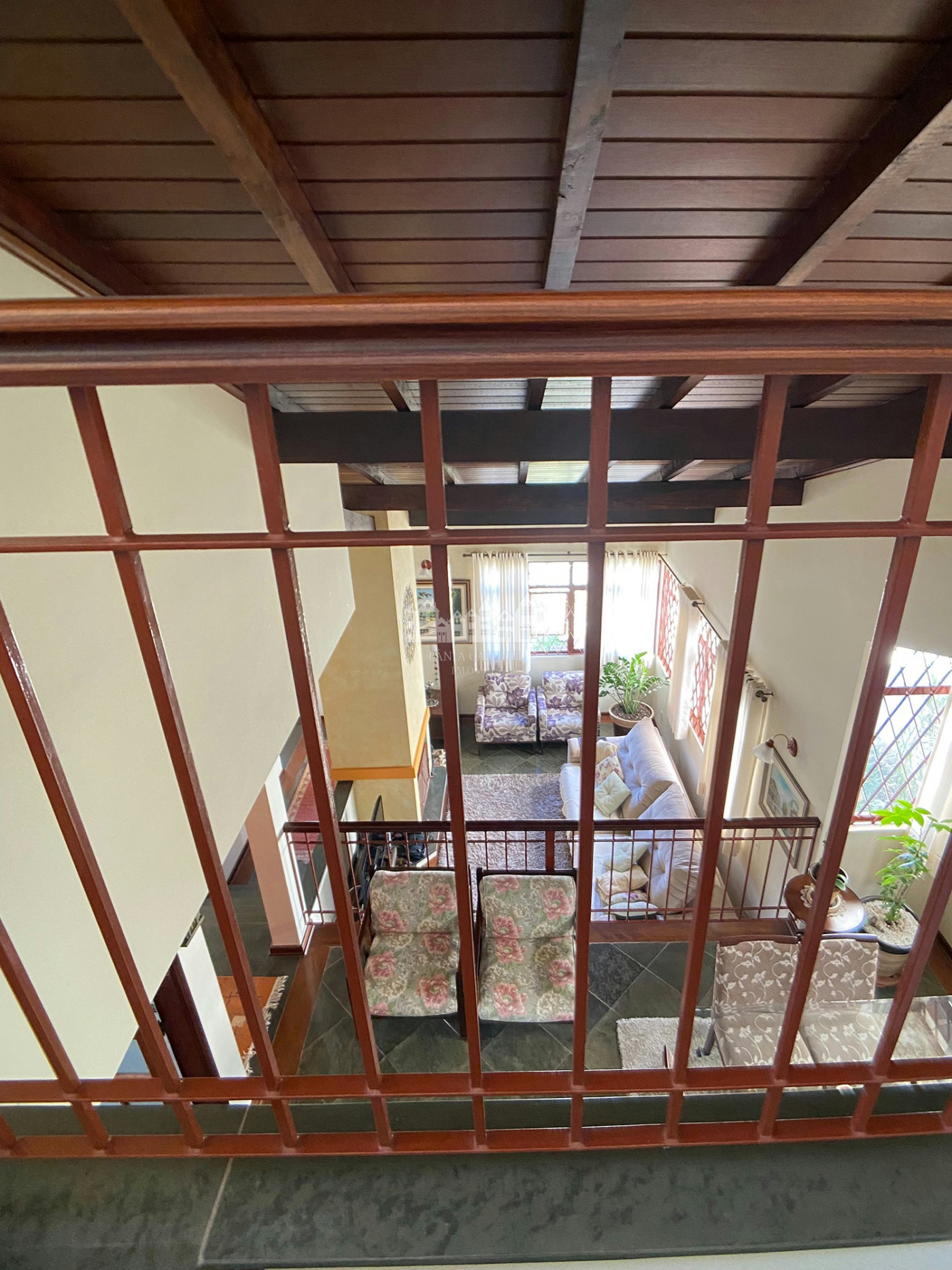 Casa à venda com 3 quartos, sendo 1 suíte, com vista deslumbrante em Recreio Maristela, Atibaia