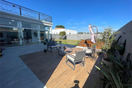 Casa à venda com 3 suítes no condomínio Arujá Verdes Lagos, Arujá - SP