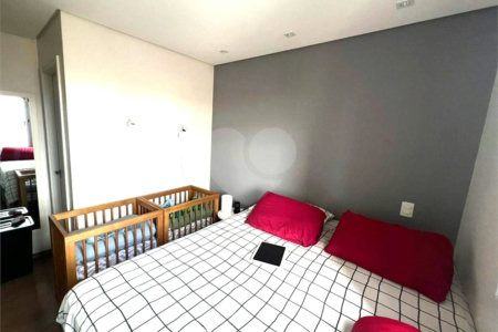 Apartamento à venda com 3 quartos, sendo 1 suíte,  em Super Quadra Morumbi, São Paulo, SP
