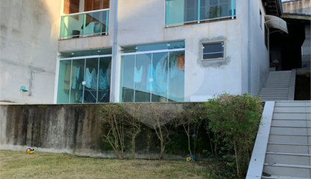 Casa à venda com 3 quartos, sendo 1 suíte,  em Vila Suissa, Mogi das Cruzes, SP