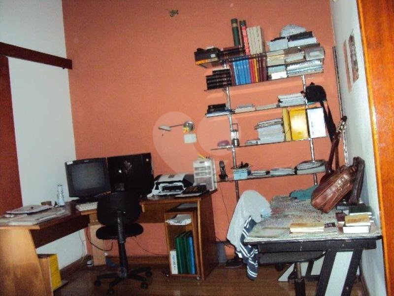 Sobrado à venda com 8 quartos em Vila Medeiros, São Paulo, SP