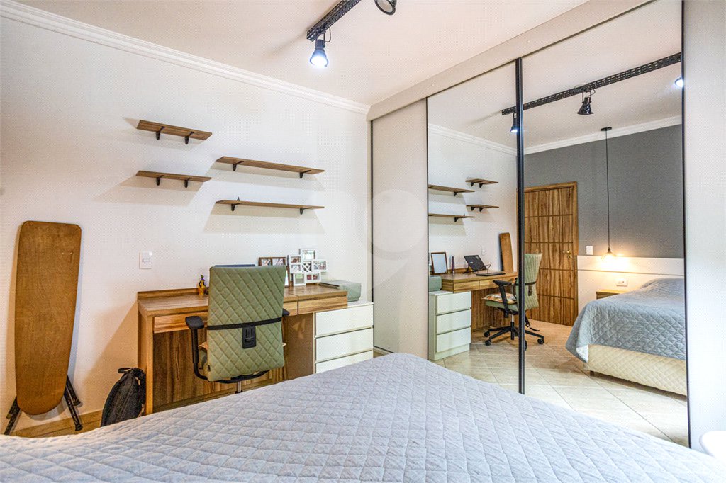 Sobrado à venda com 3 quartos, sendo 1 suíte,  em Vila Mariana, São Paulo, SP
