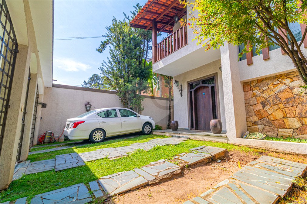 Casa à venda com 4 suítes em Jardim Marajoara, São Paulo, SP