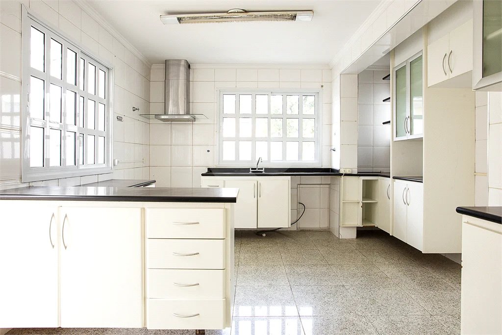 Casa à venda ou para alugar com 4 suítes no condomínio Belle Ville, São Paulo - SP